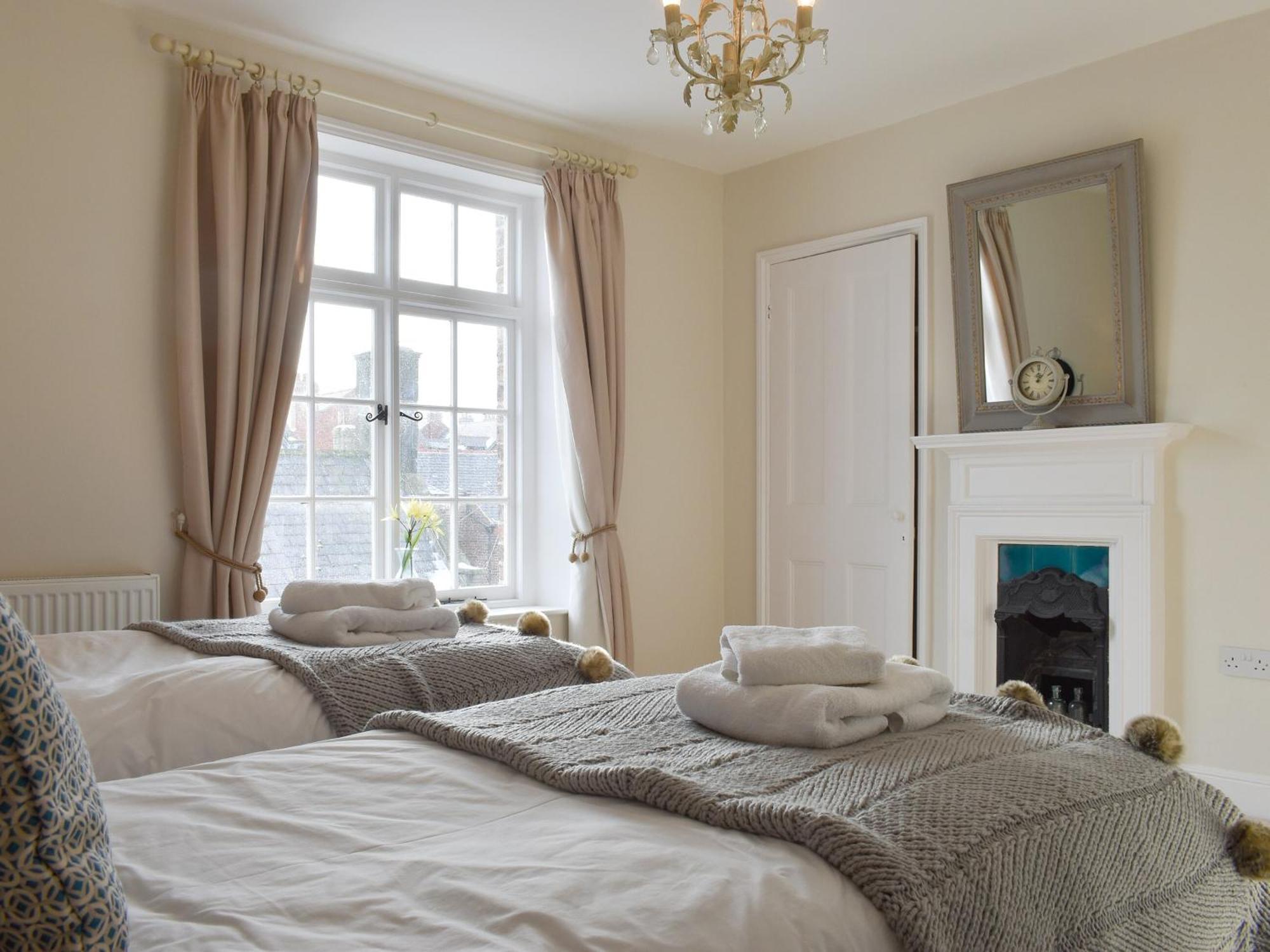 Вилла Whitby Townhouse Экстерьер фото
